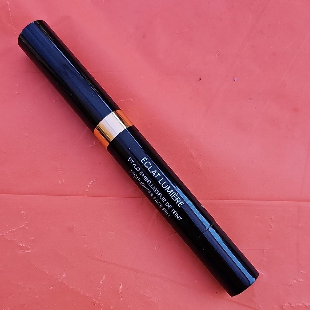 CHANEL #50 Éclat Lumièré Highlighter Face Pen